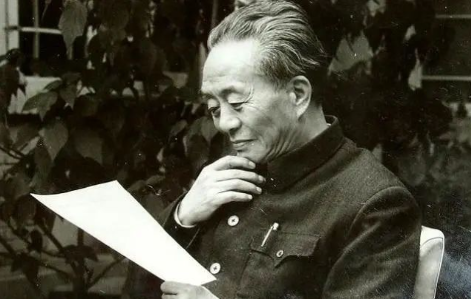 艾青：诗人与土地的永恒对话